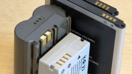 Li-Ionen Akkus aus Mobiltelefonen und Fotoapparaten